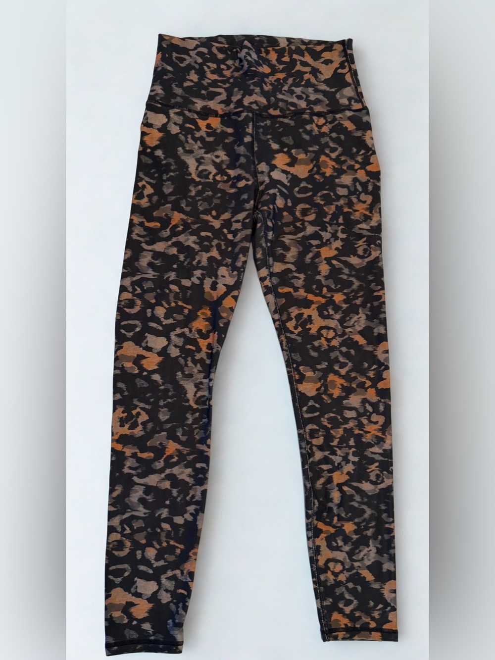 Fabletics Women’s Therma-Flex Ultra High-Waisted Legging Size: L reg wild camo